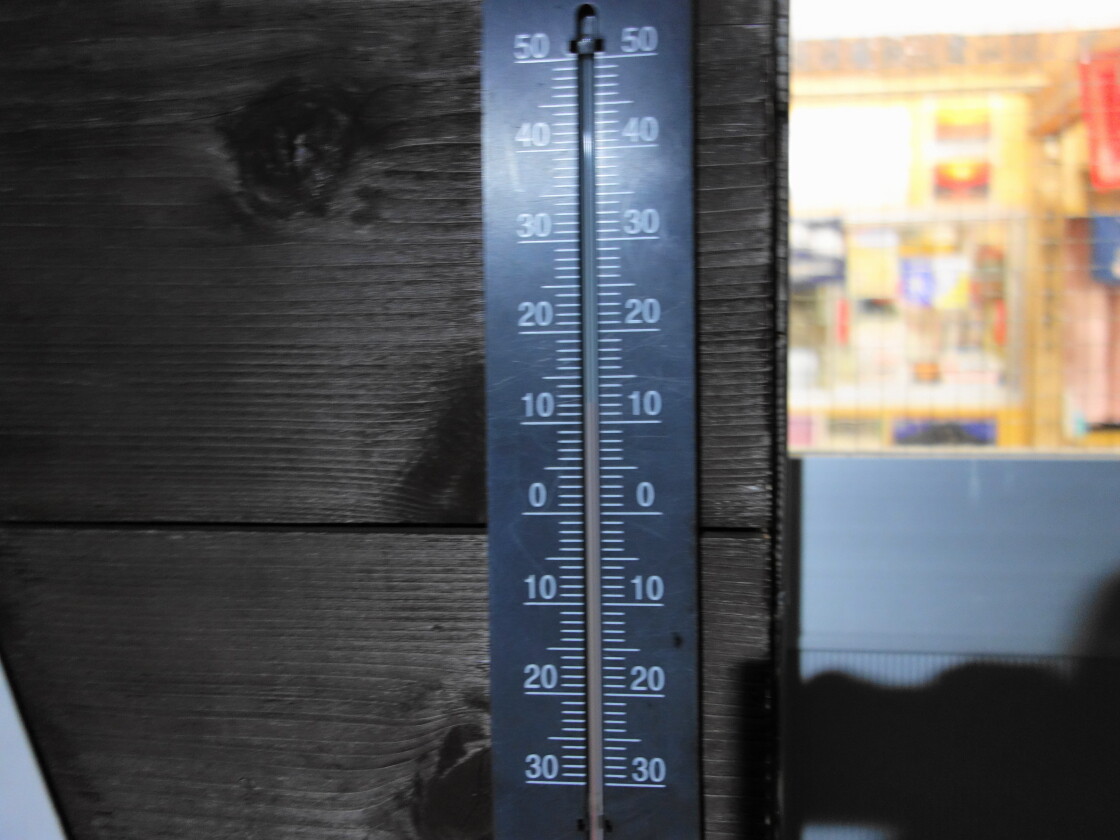 トモエ館の温度計