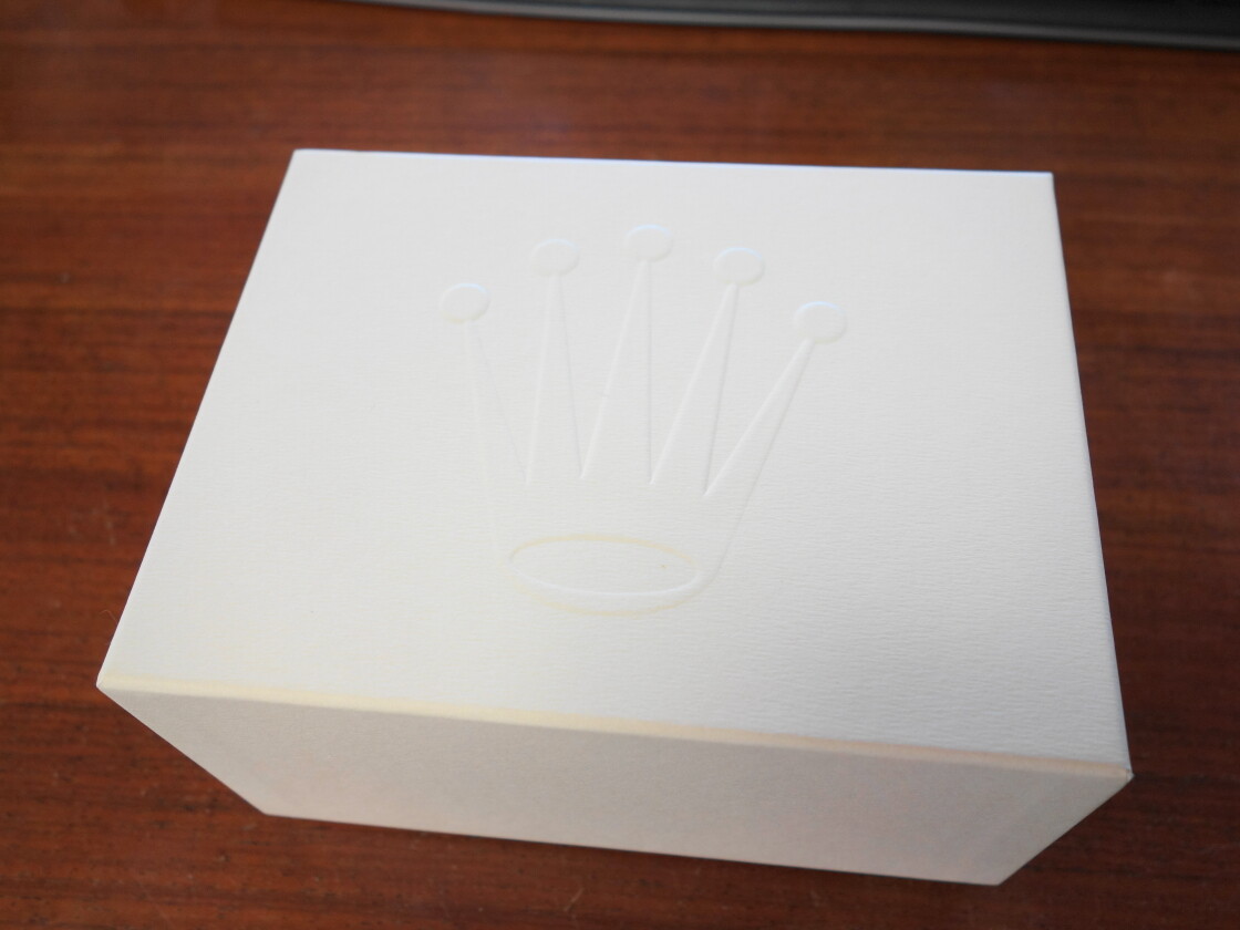 王冠マークの入ったロレックスの箱