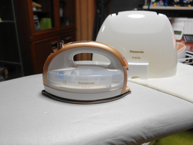 Panasonicのカルルとアイロン台