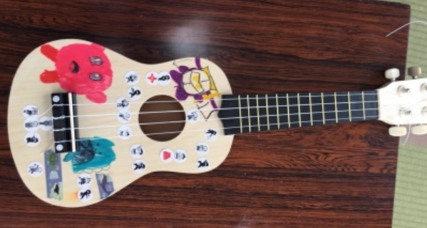 おもちゃのウクレレ