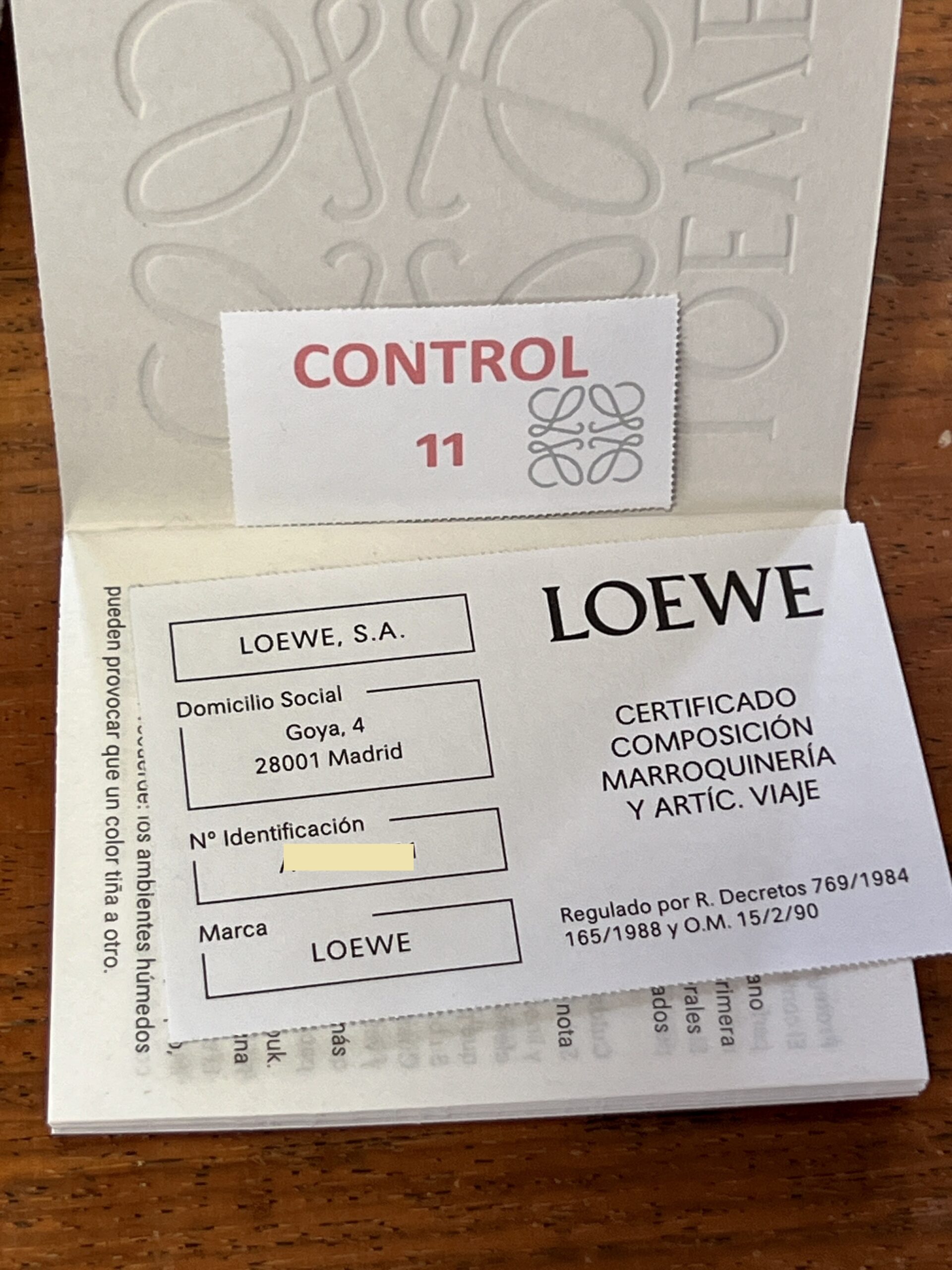 ロエベバッグのシリアル番号